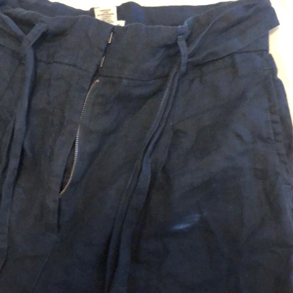 Navy linen high waisted shorts with belt - Picture 3 of 4